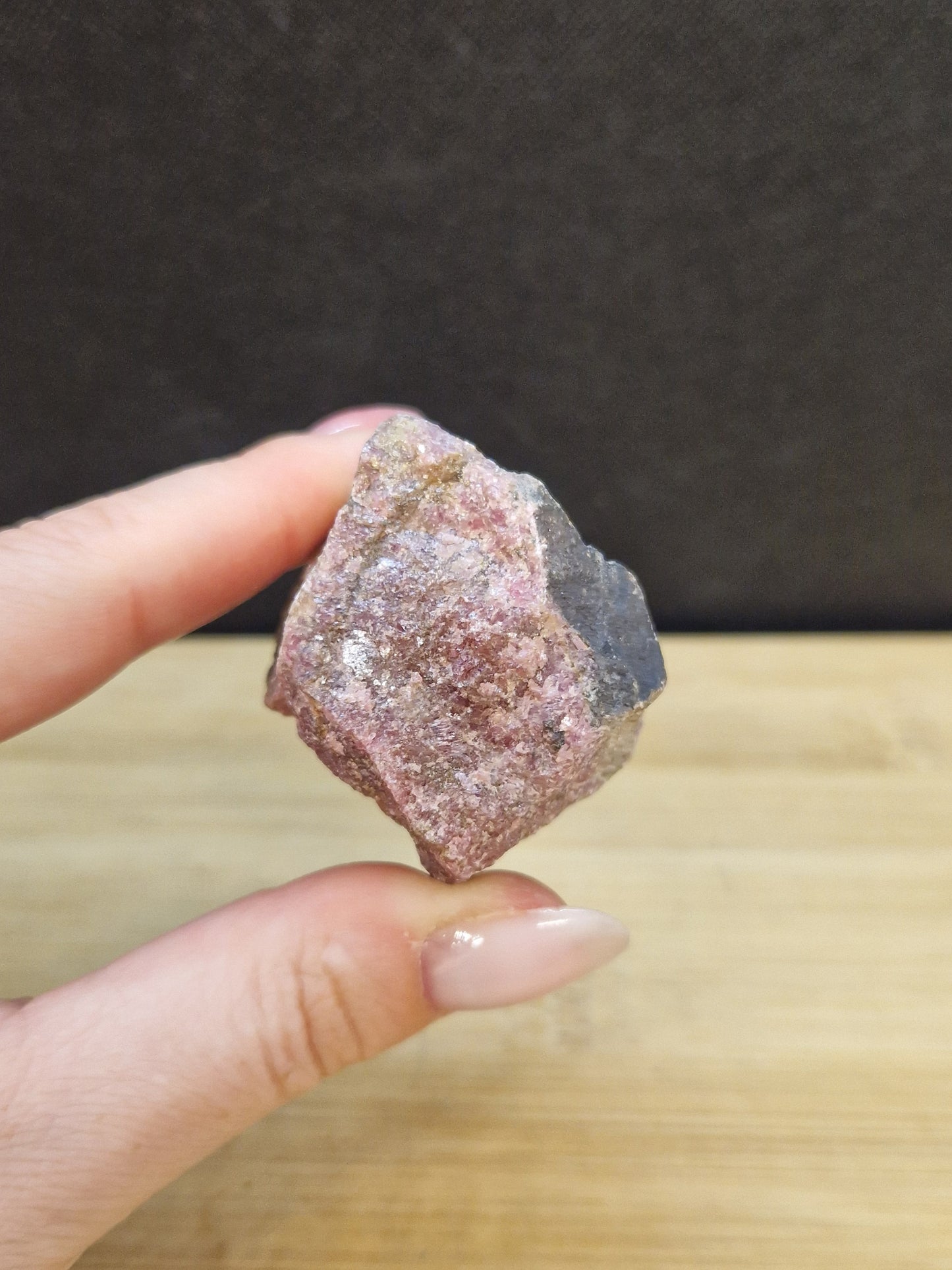 Rhodonite brute
