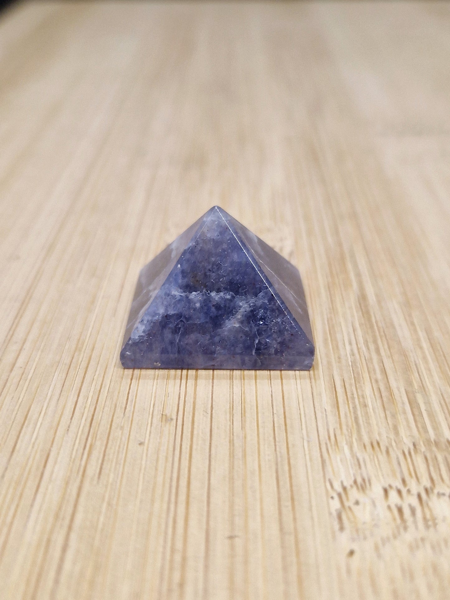 Petite Pyramide Iolite