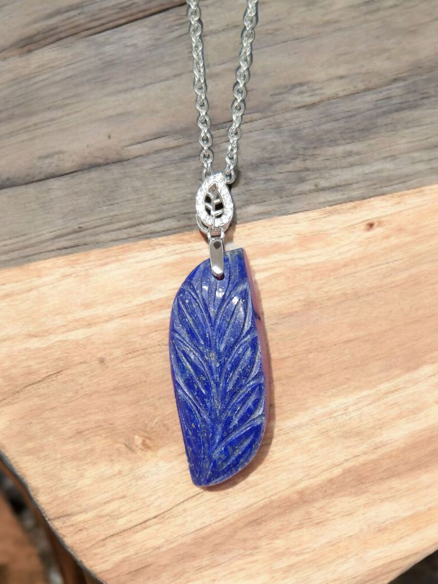 Pendentif Lapis lazuli gravé