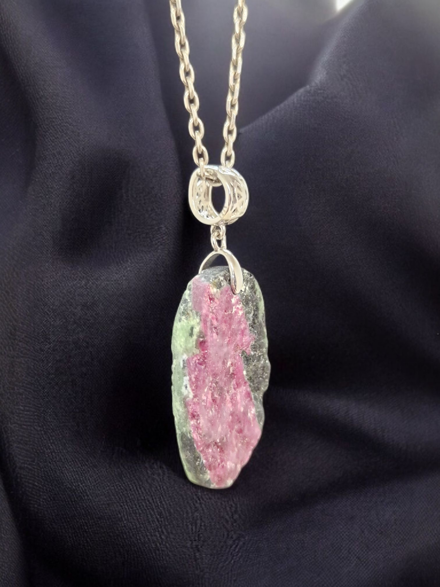 Pendentif Rubis zoisite brut