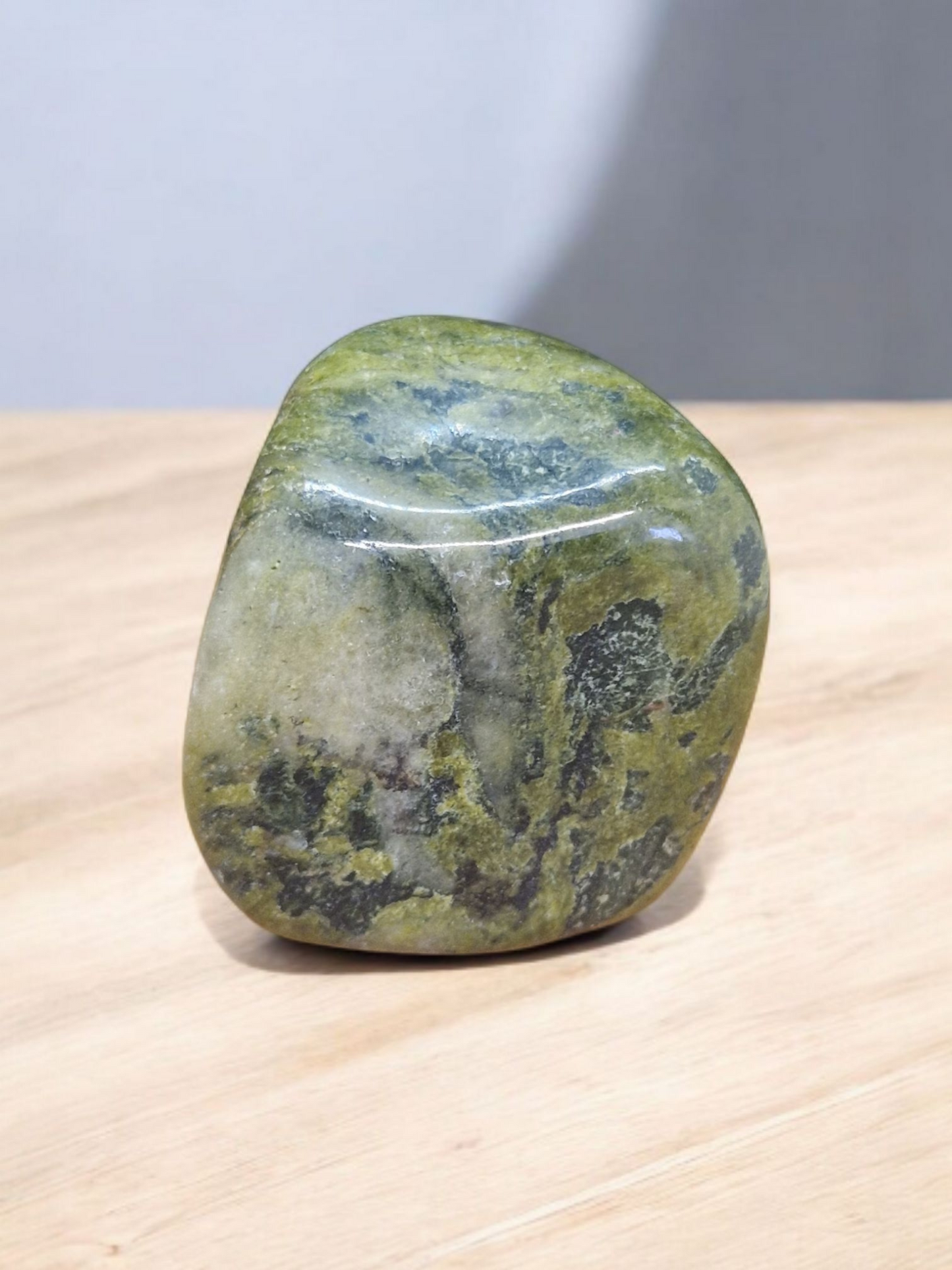 Forme libre Jade Nephrite