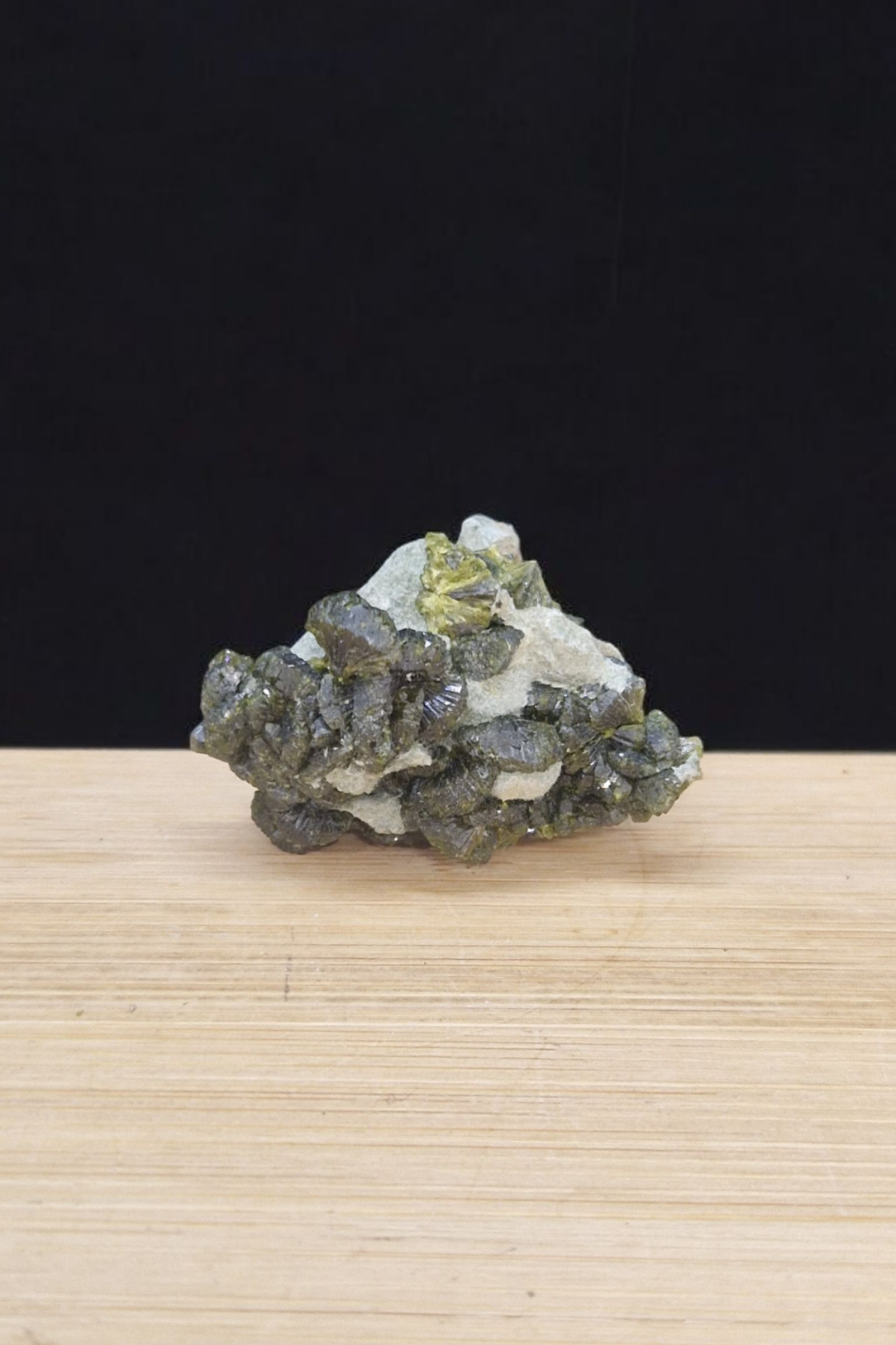 Epidote brute (au choix)