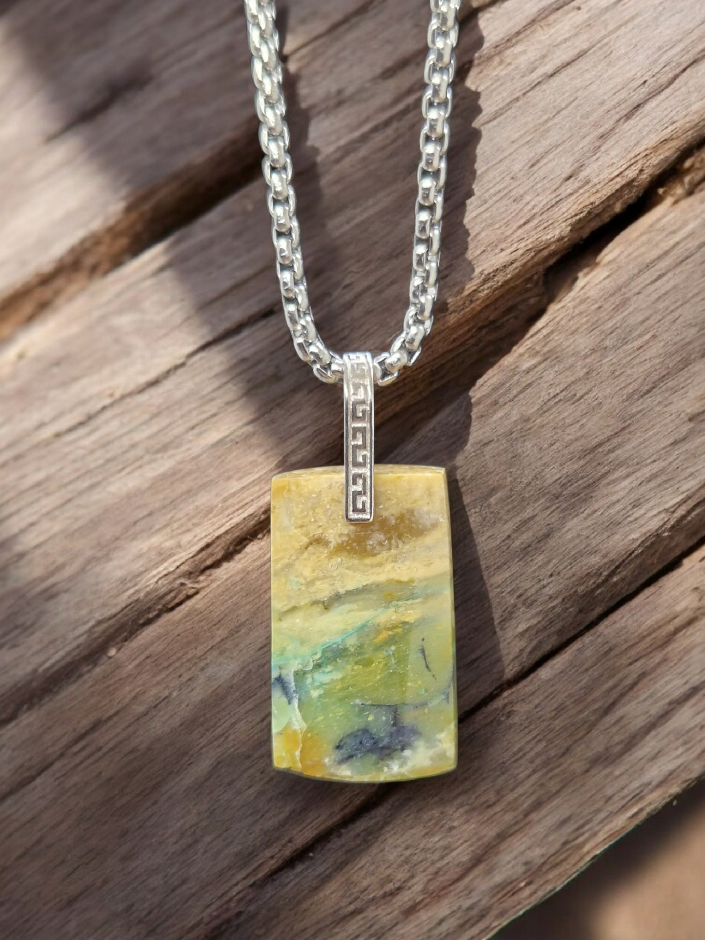 Pendentif bois opalisé