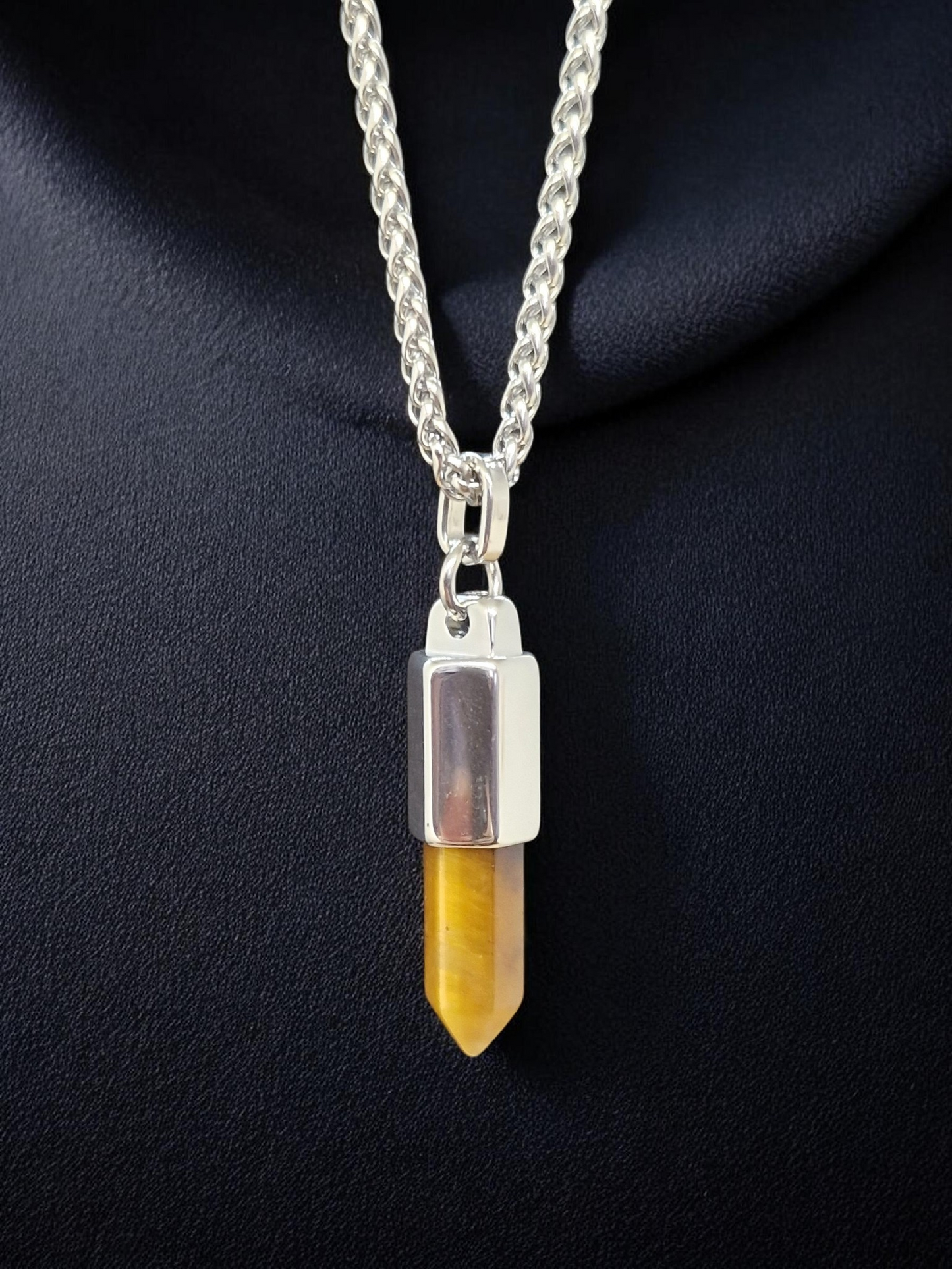 Pendentif Oeil de tigre sur chaîne