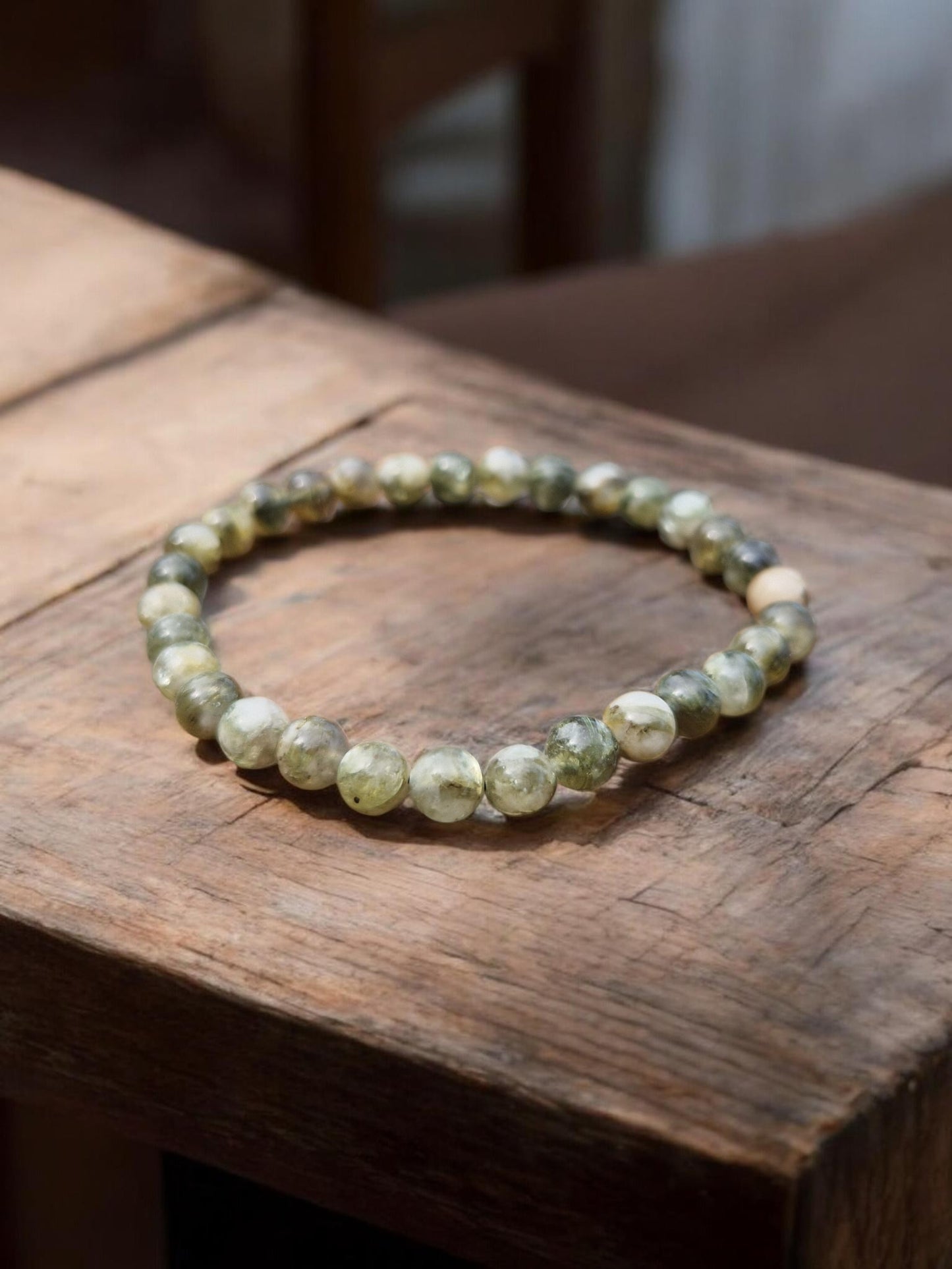 Bracelet mica vert 6mm