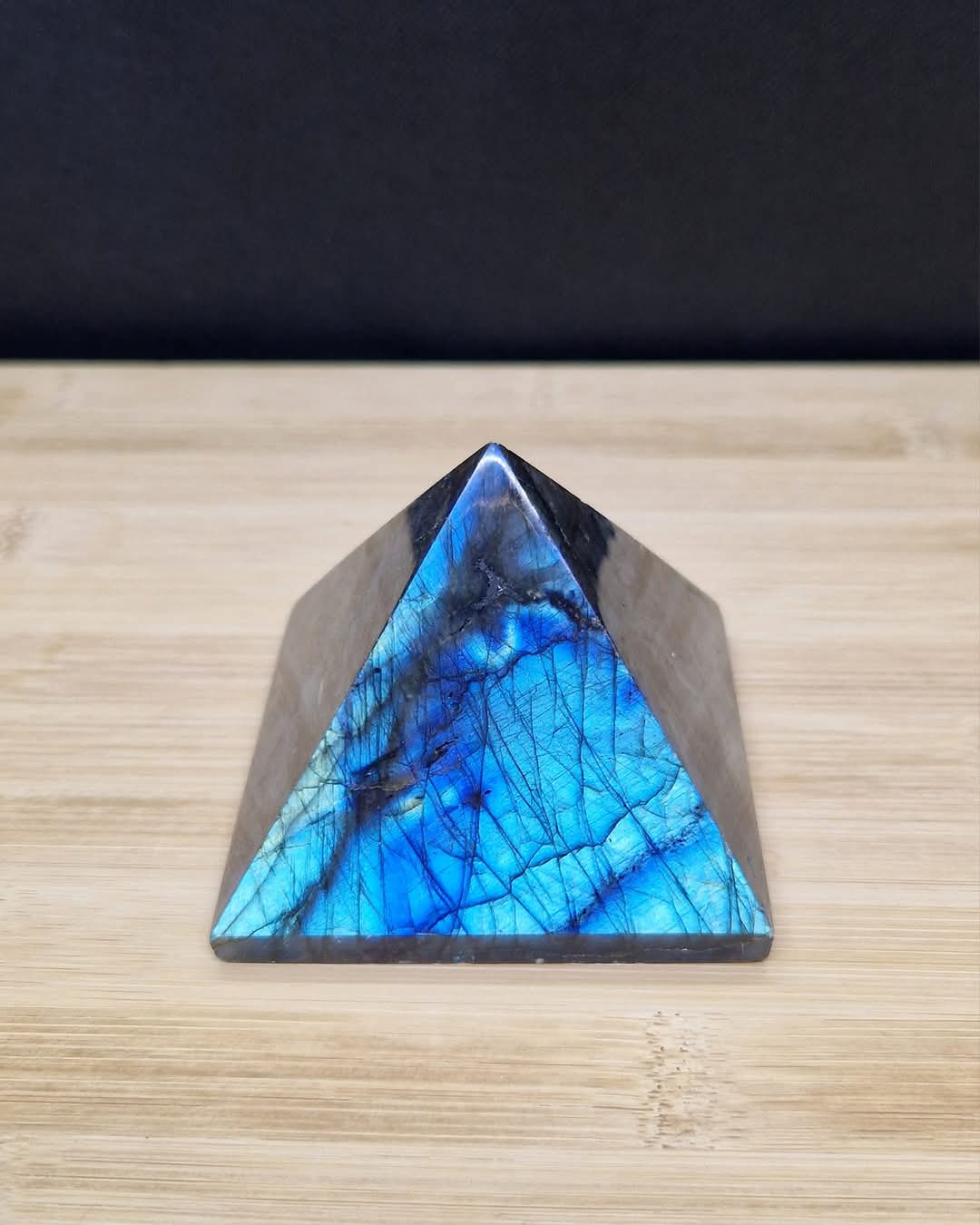 Pyramide Labradorite