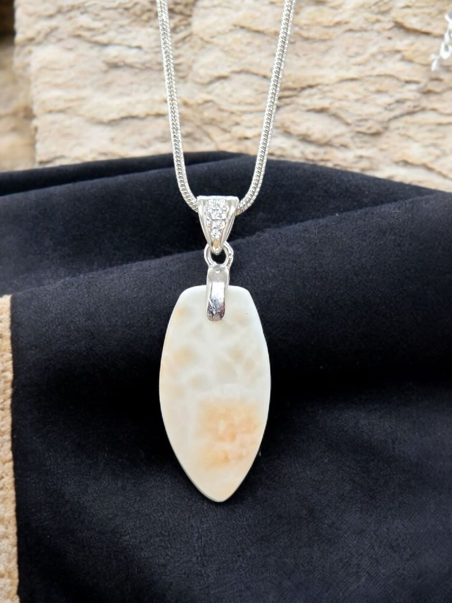 Pendentif Thomsonite