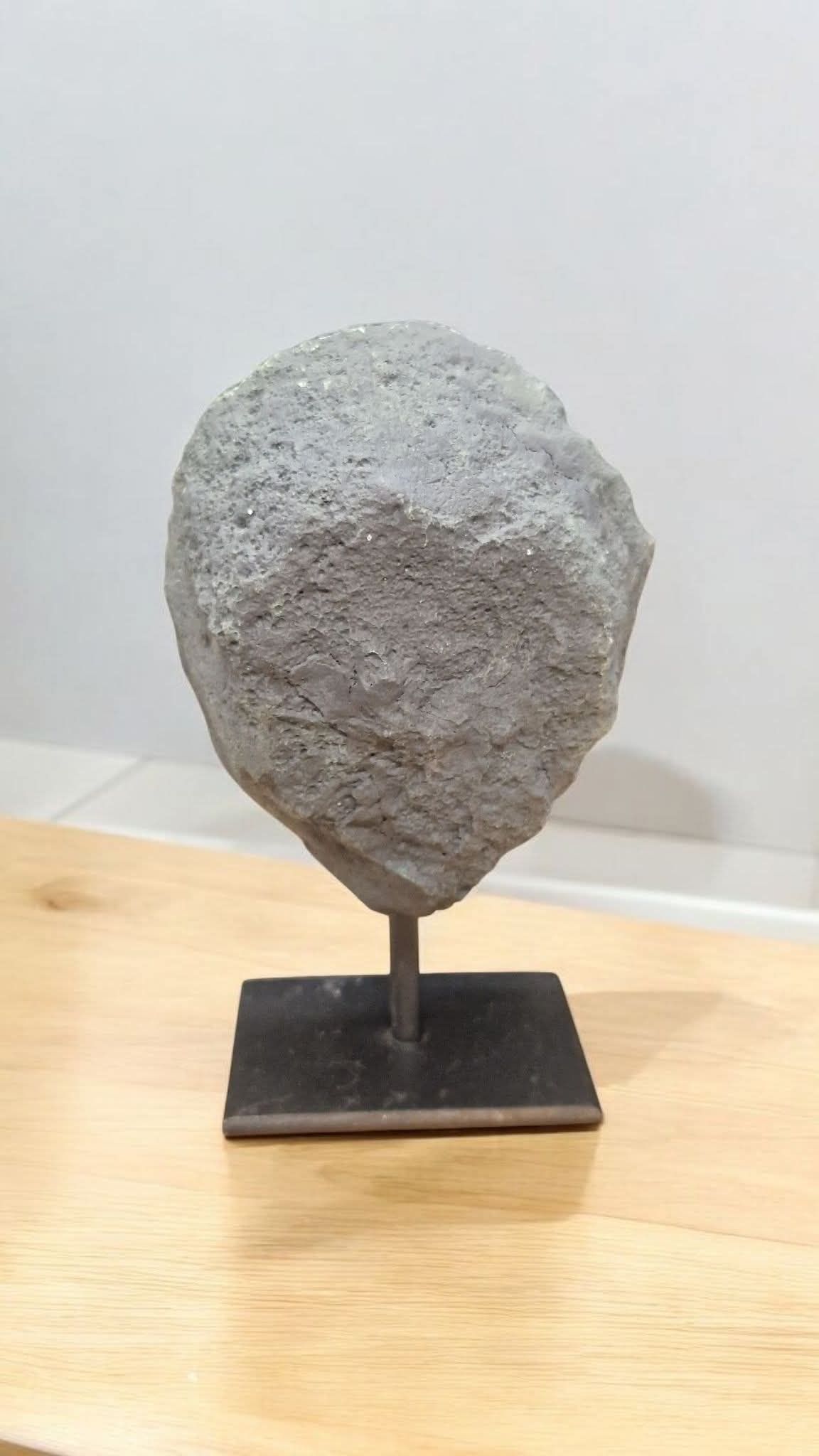 Améthyste sur socle