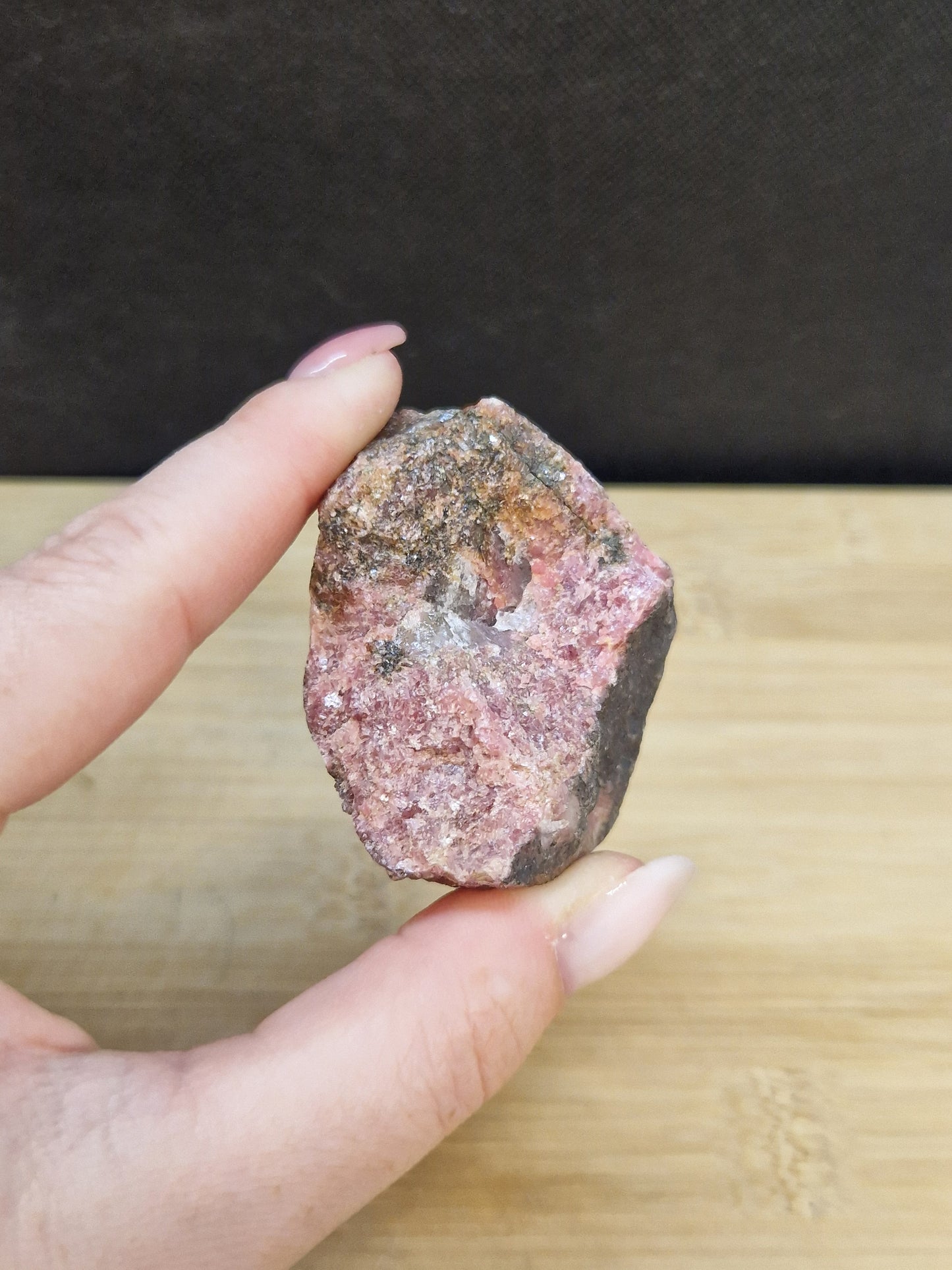 Rhodonite brute