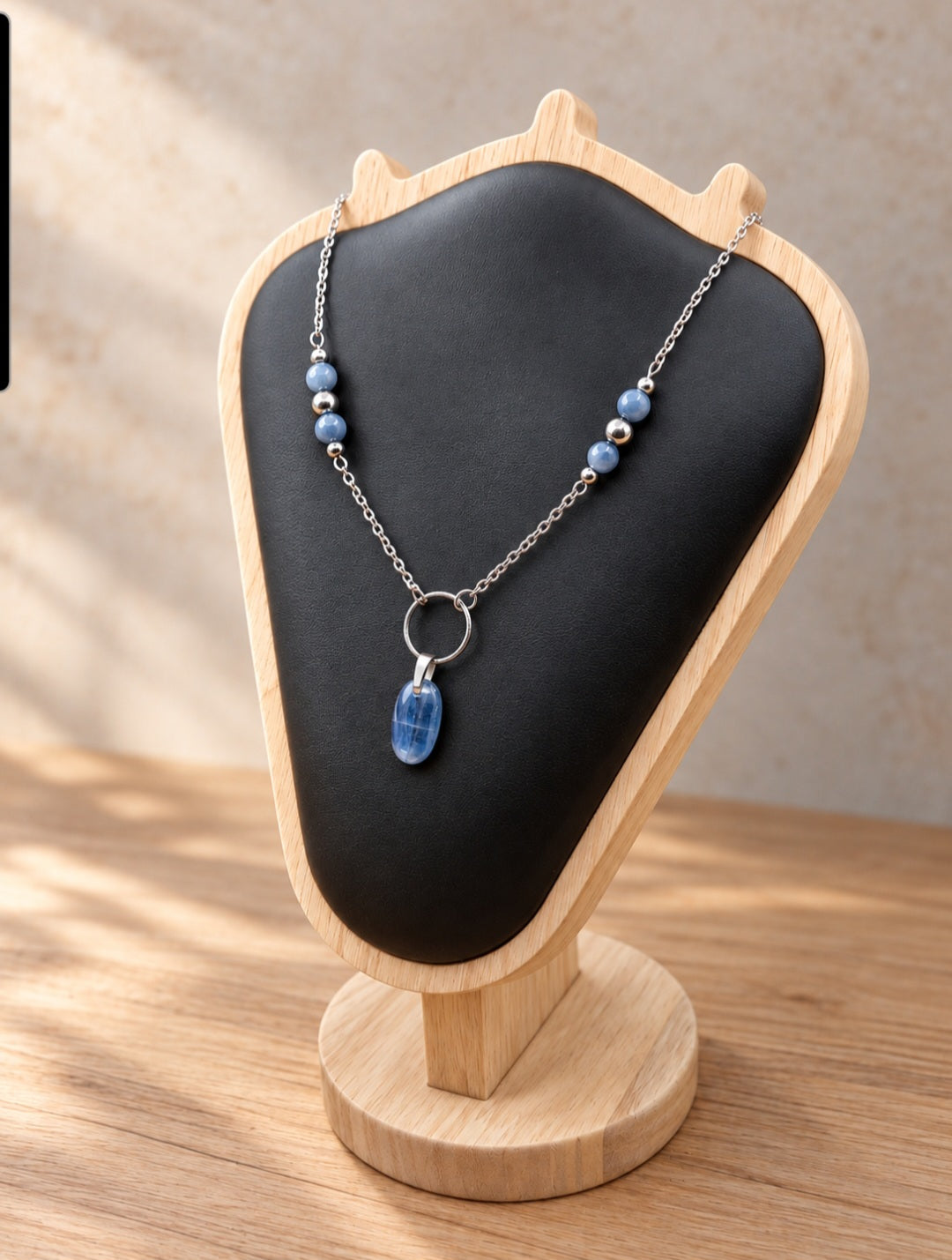 Collier en Cyanite bleue et acier inoxydable