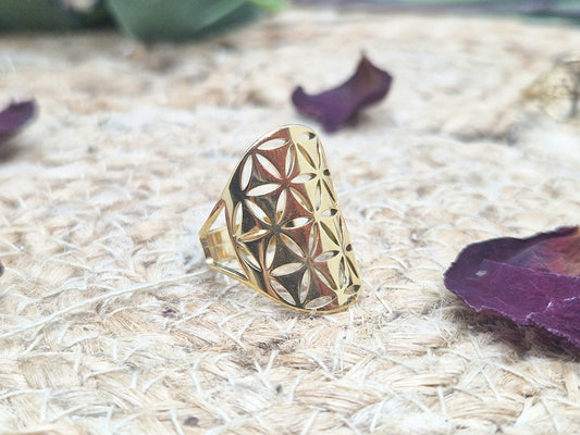 Bague dorée fleur de vie
