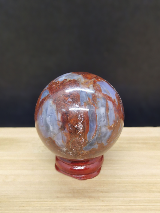 Sphère en bois fossile