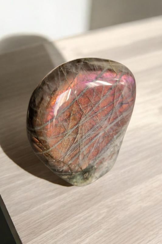Forme libre Labradorite violette