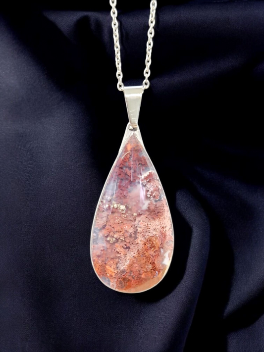 Pendentif Agate mousse rouge cerclé