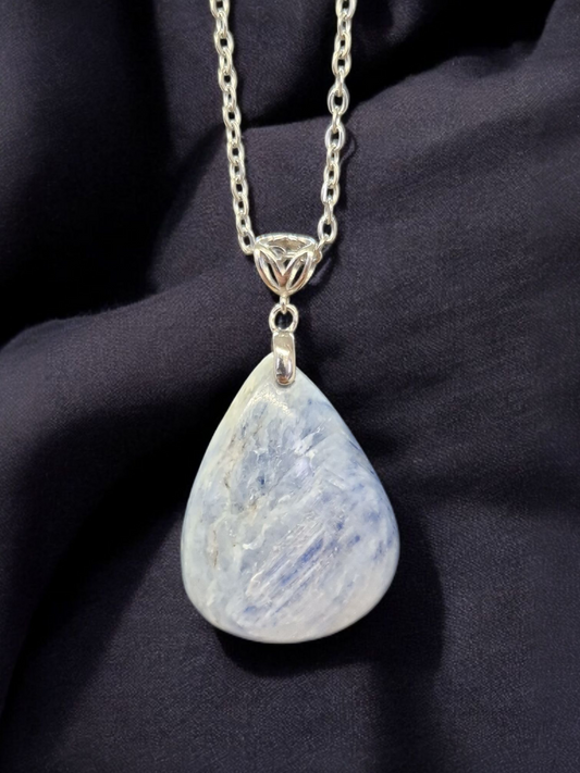 Pendentif Cyanite bleue