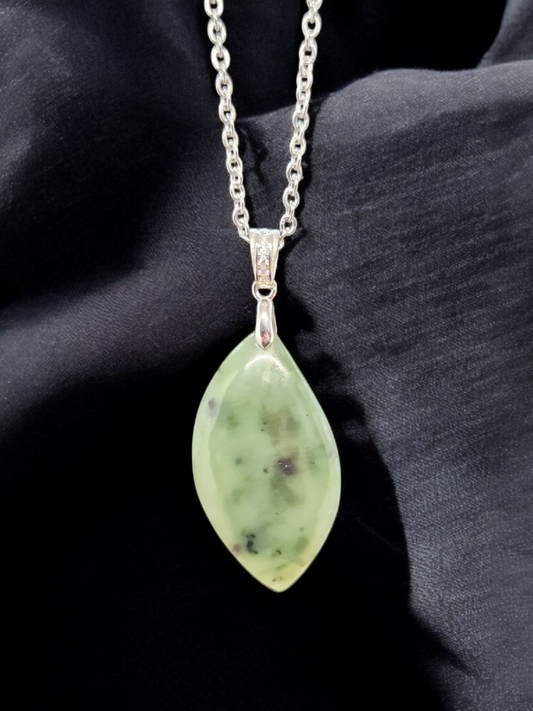 Pendentif Jade Nephrite