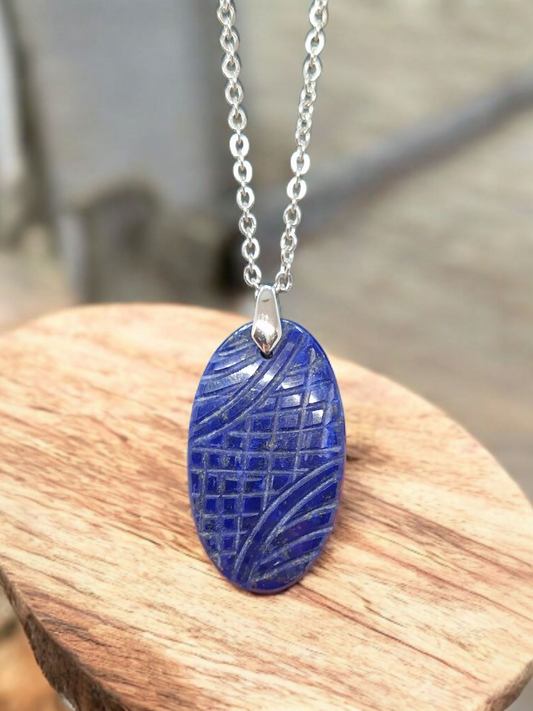 Pendentif Lapis lazuli gravé
