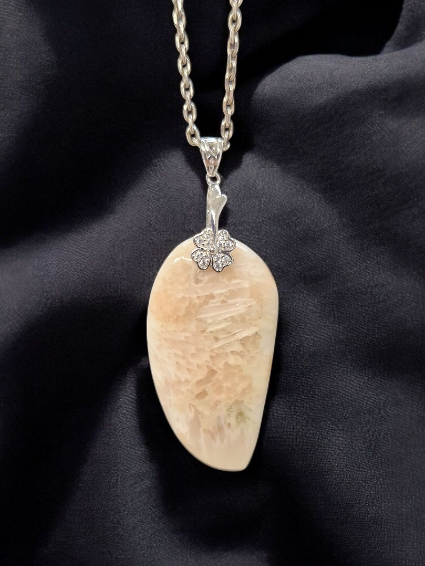 Pendentif Scolecite