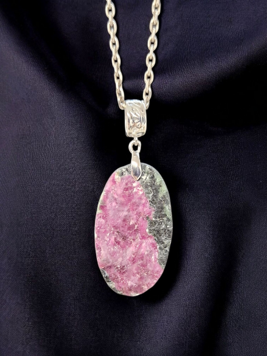 Pendentif Rubis zoisite brut