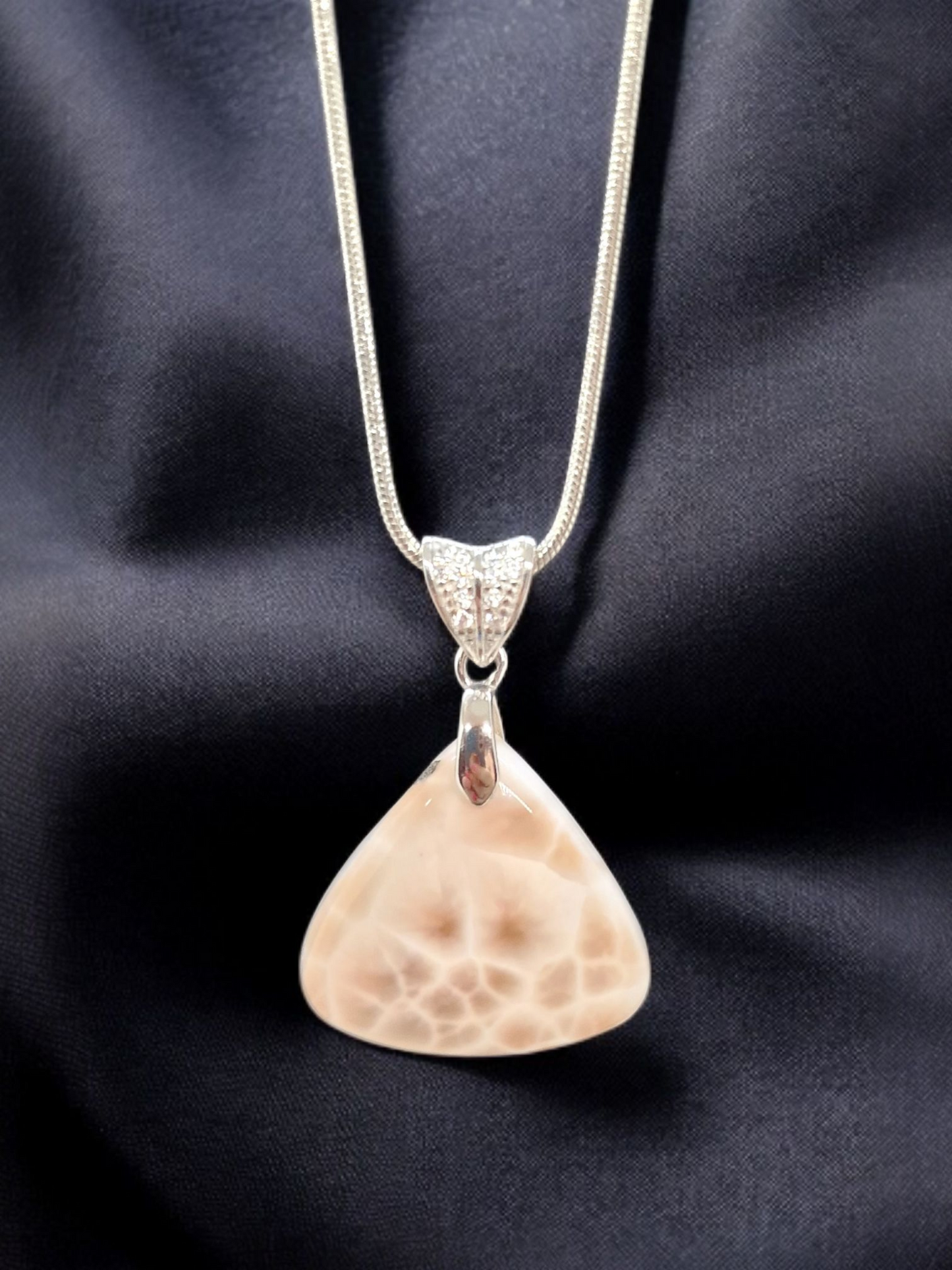 Pendentif Thomsonite