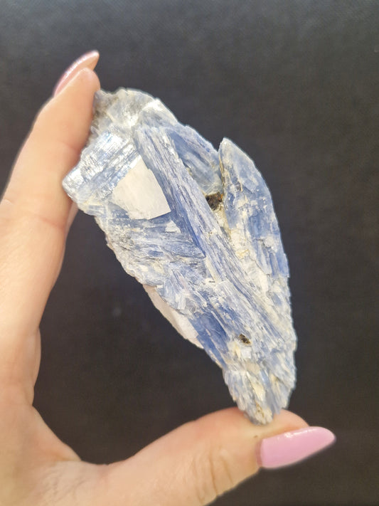 Cyanite bleue brute