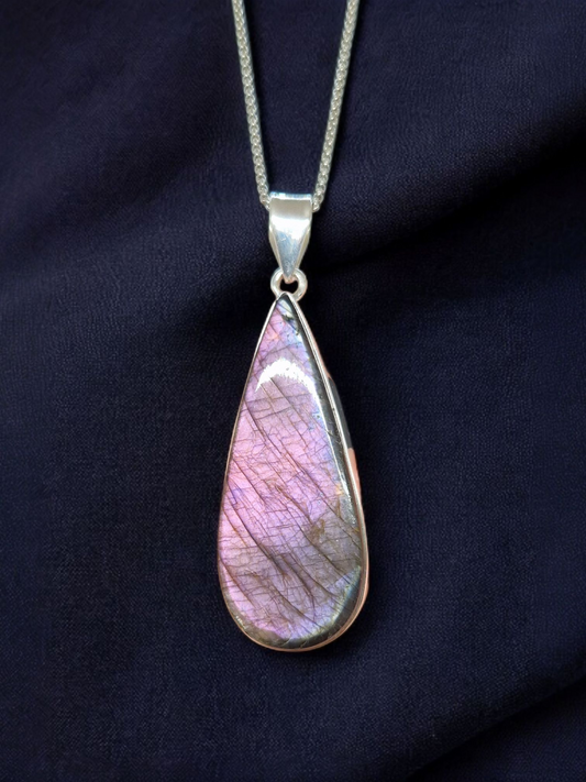 Pendentif Labradorite violette sertie