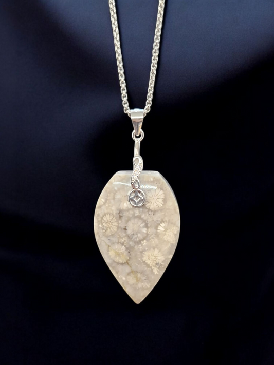 Pendentif Corail fossile