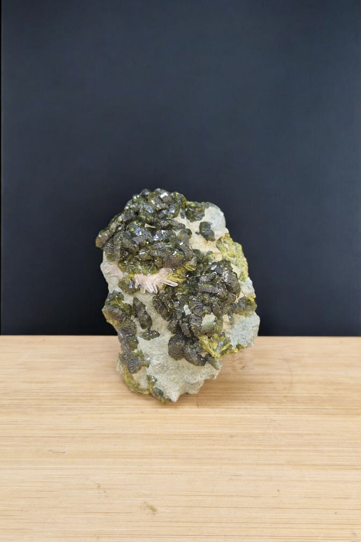 Epidote brute (au choix)