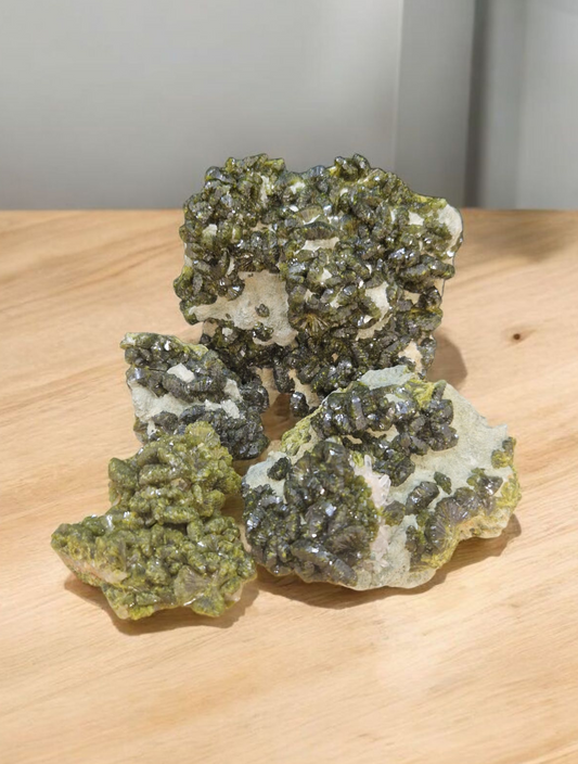 Epidote brute (au choix)