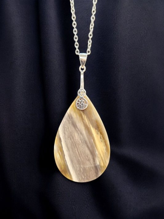 Pendentif bois fossile