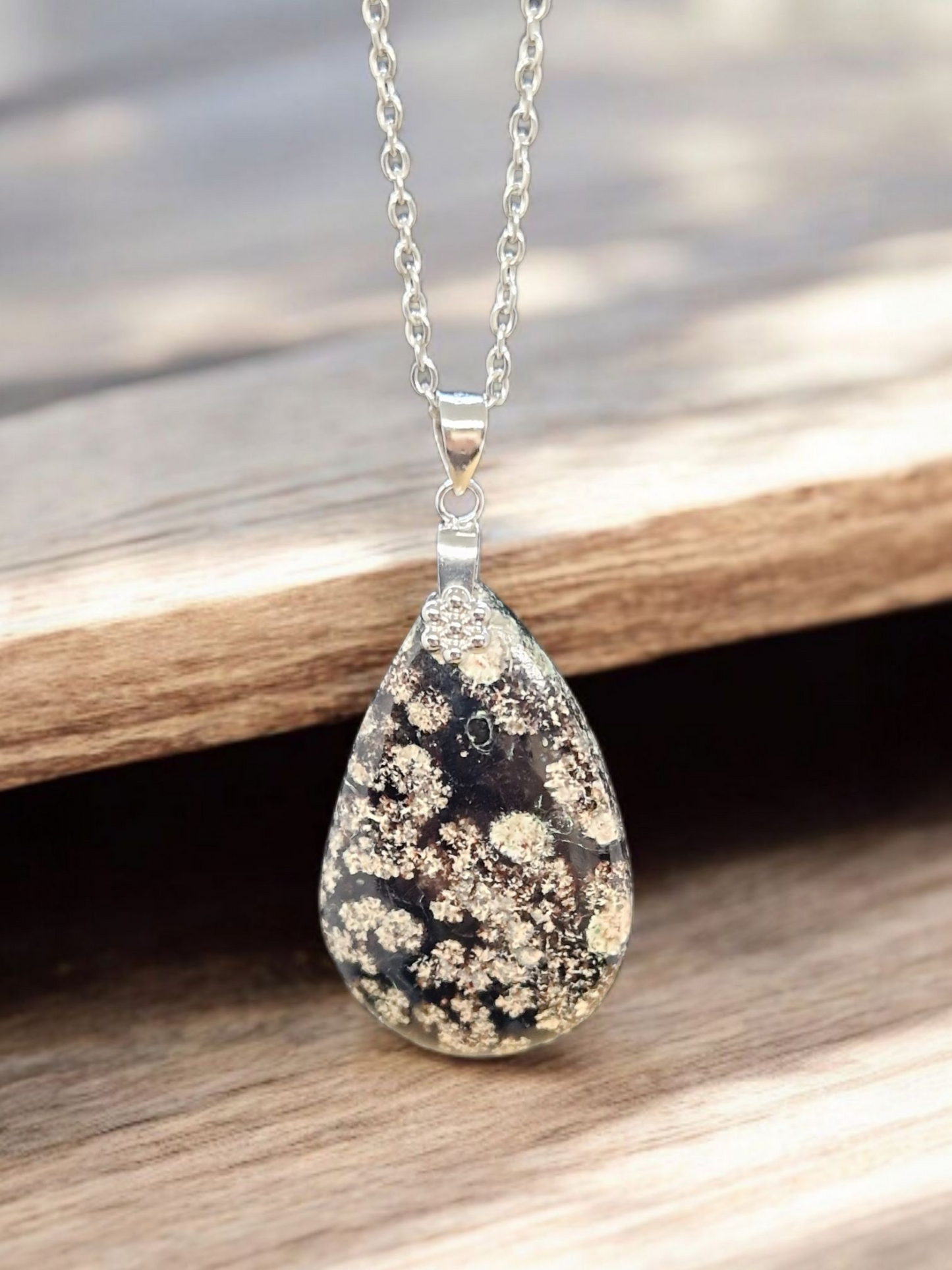 Pendentif Obsidienne fleurie