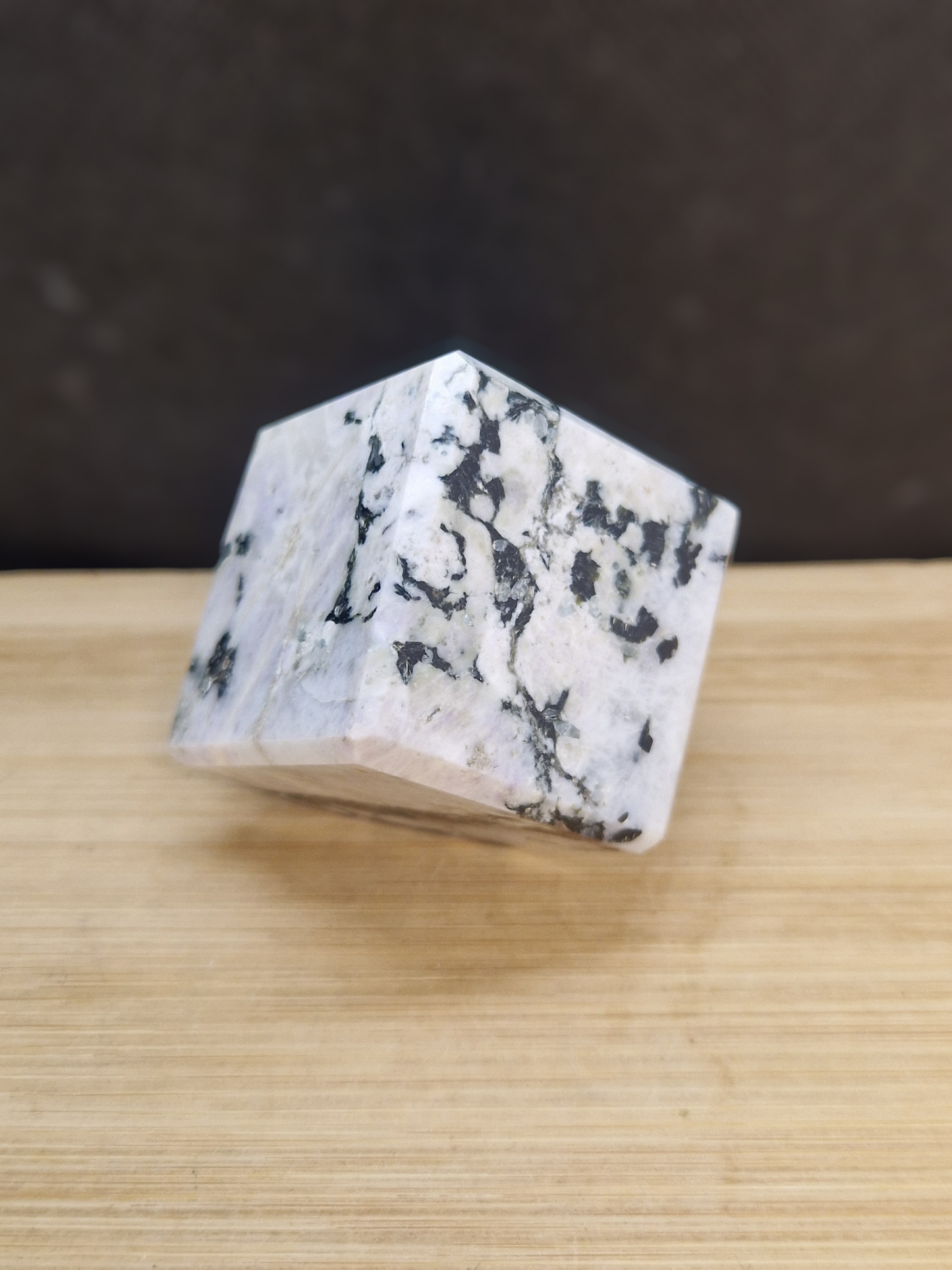 Cube flottant Peristerite