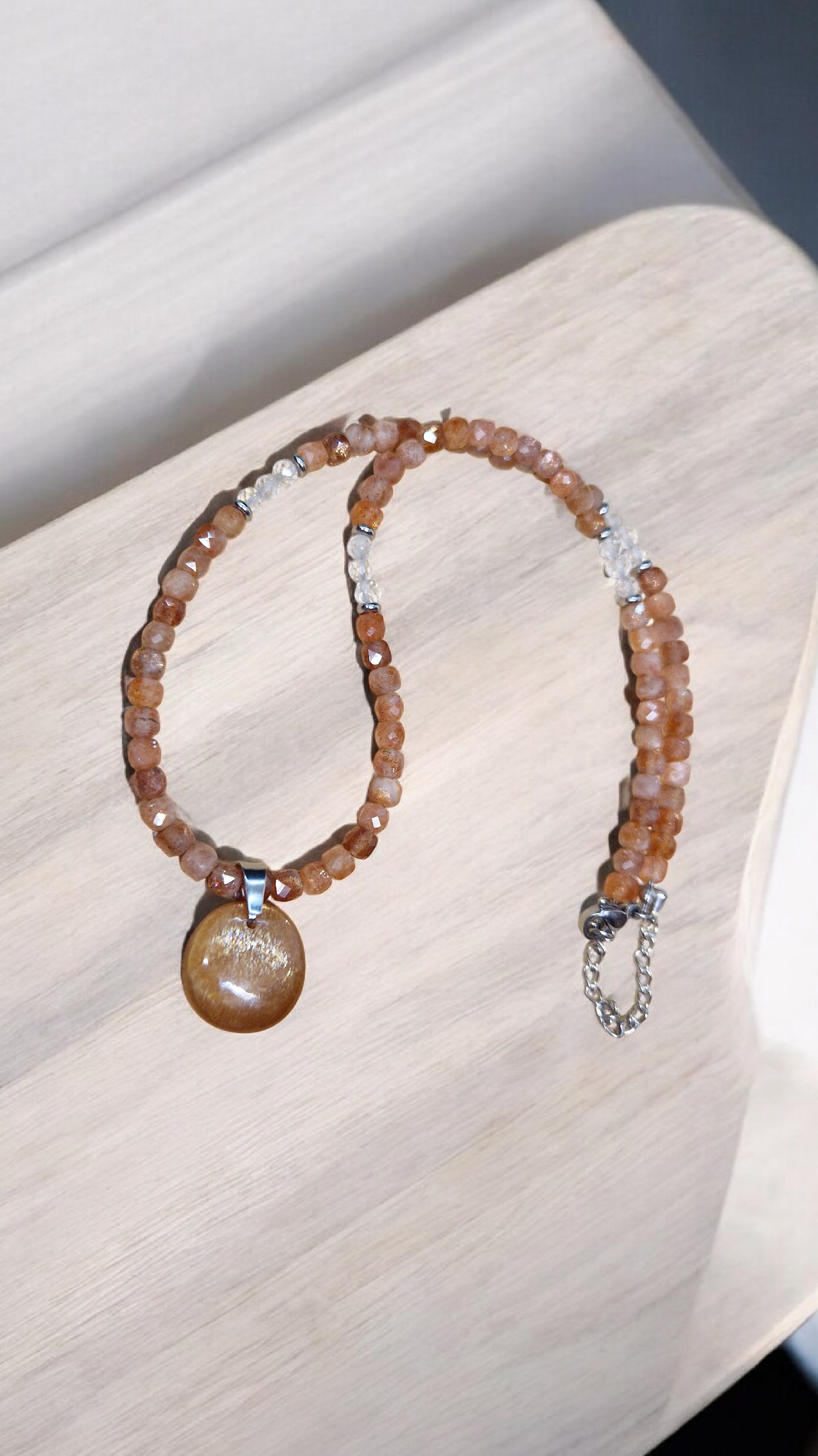 Collier Pierre de soleil