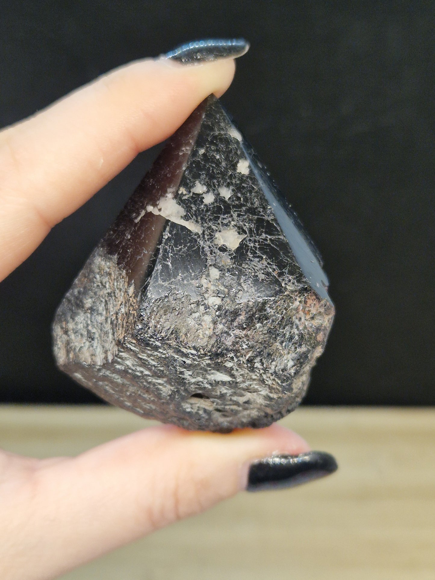 Pointe Tourmaline noire semi polie