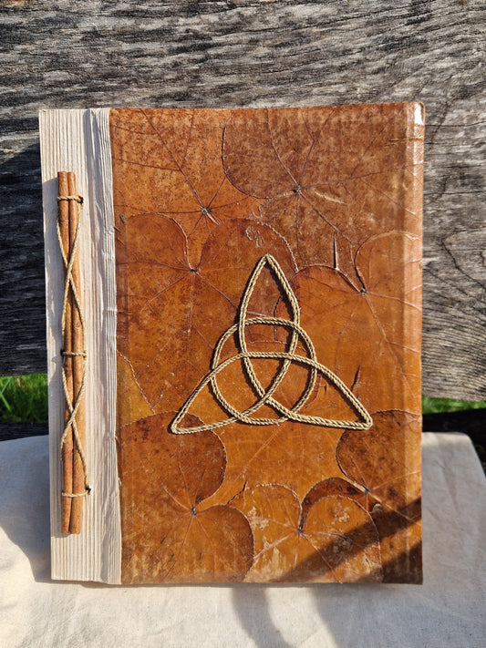 Grimoire Triquetra