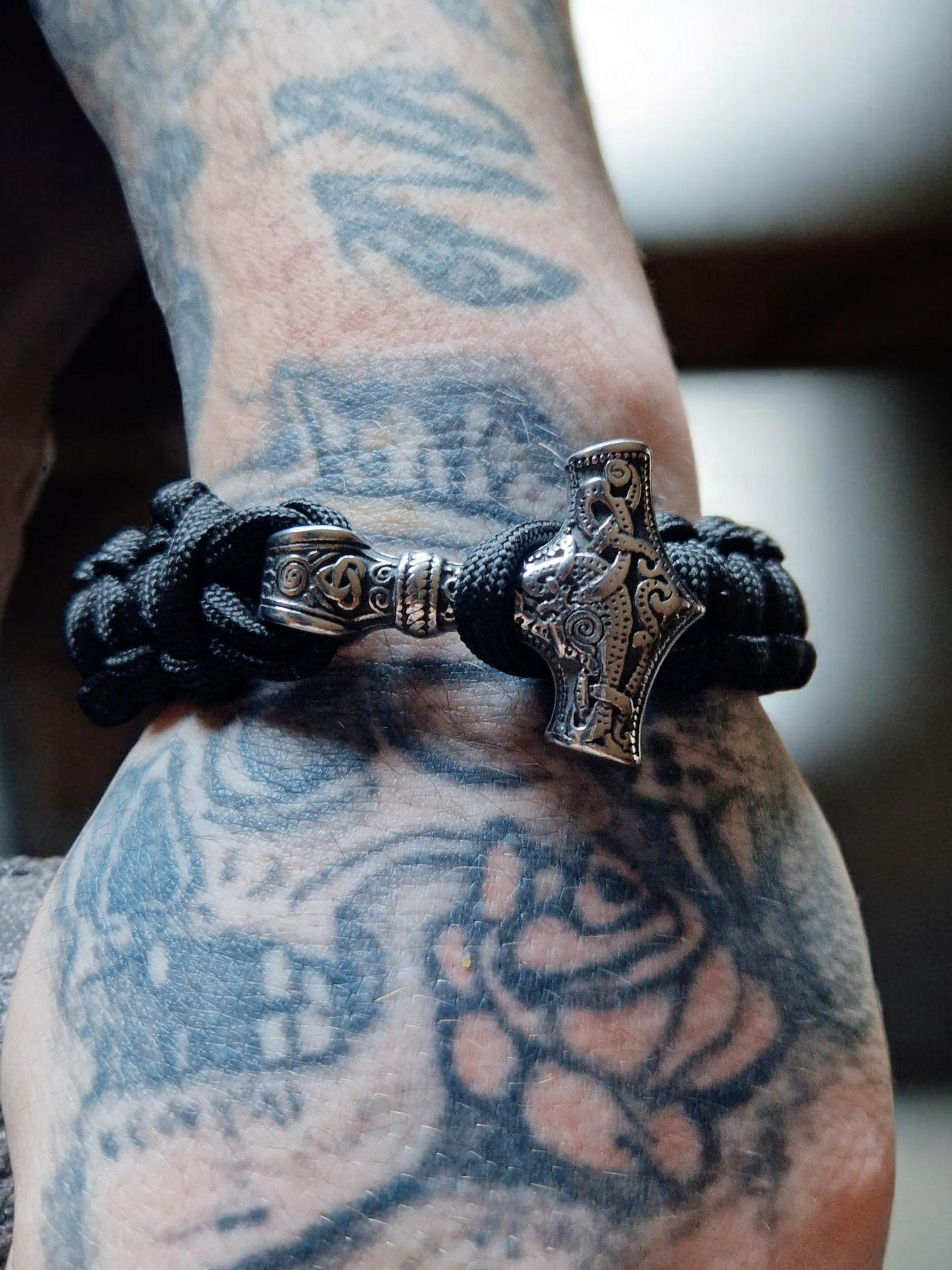 Bracelet de Survie, Thor
