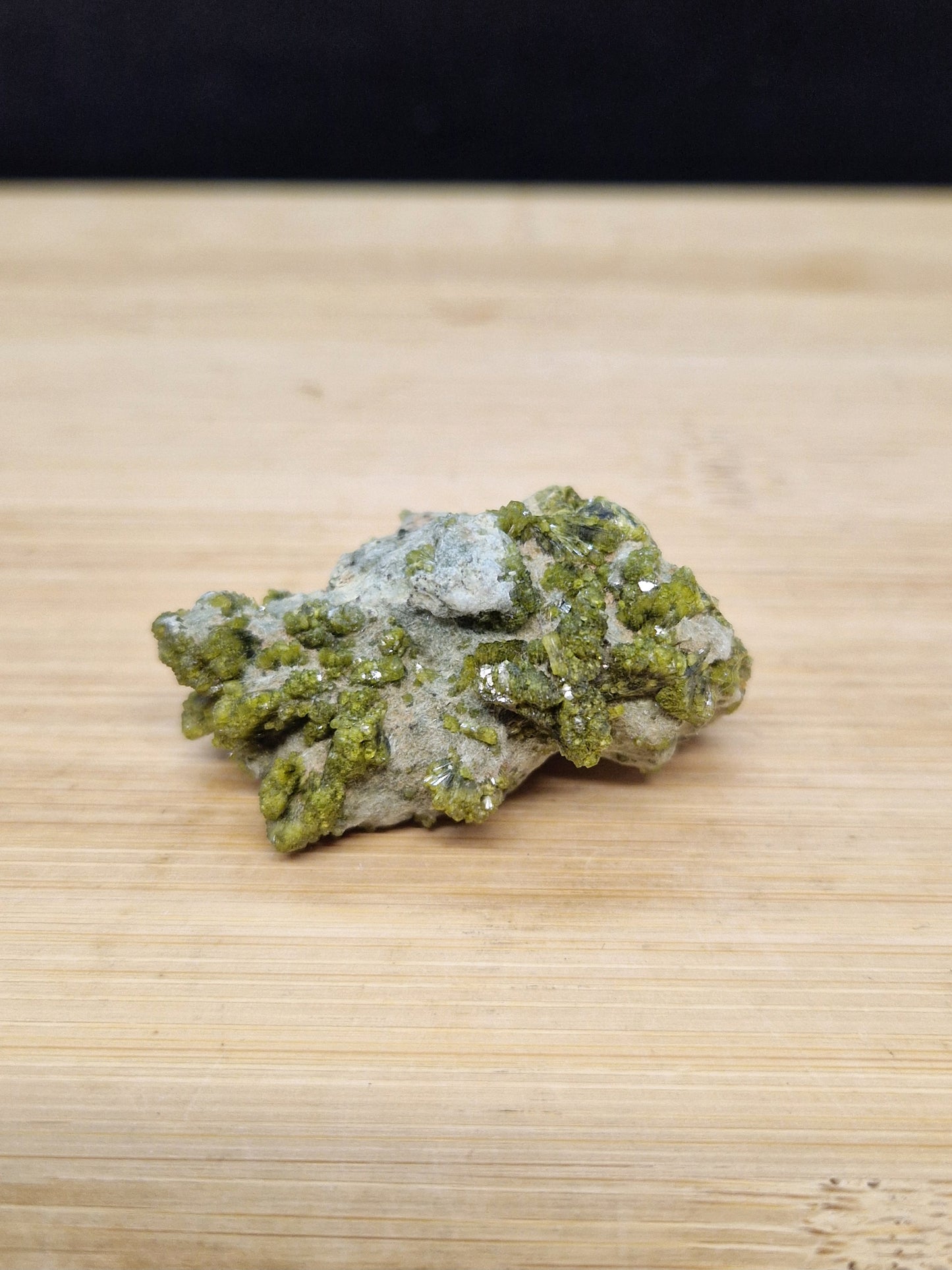 Epidote brute (au choix)