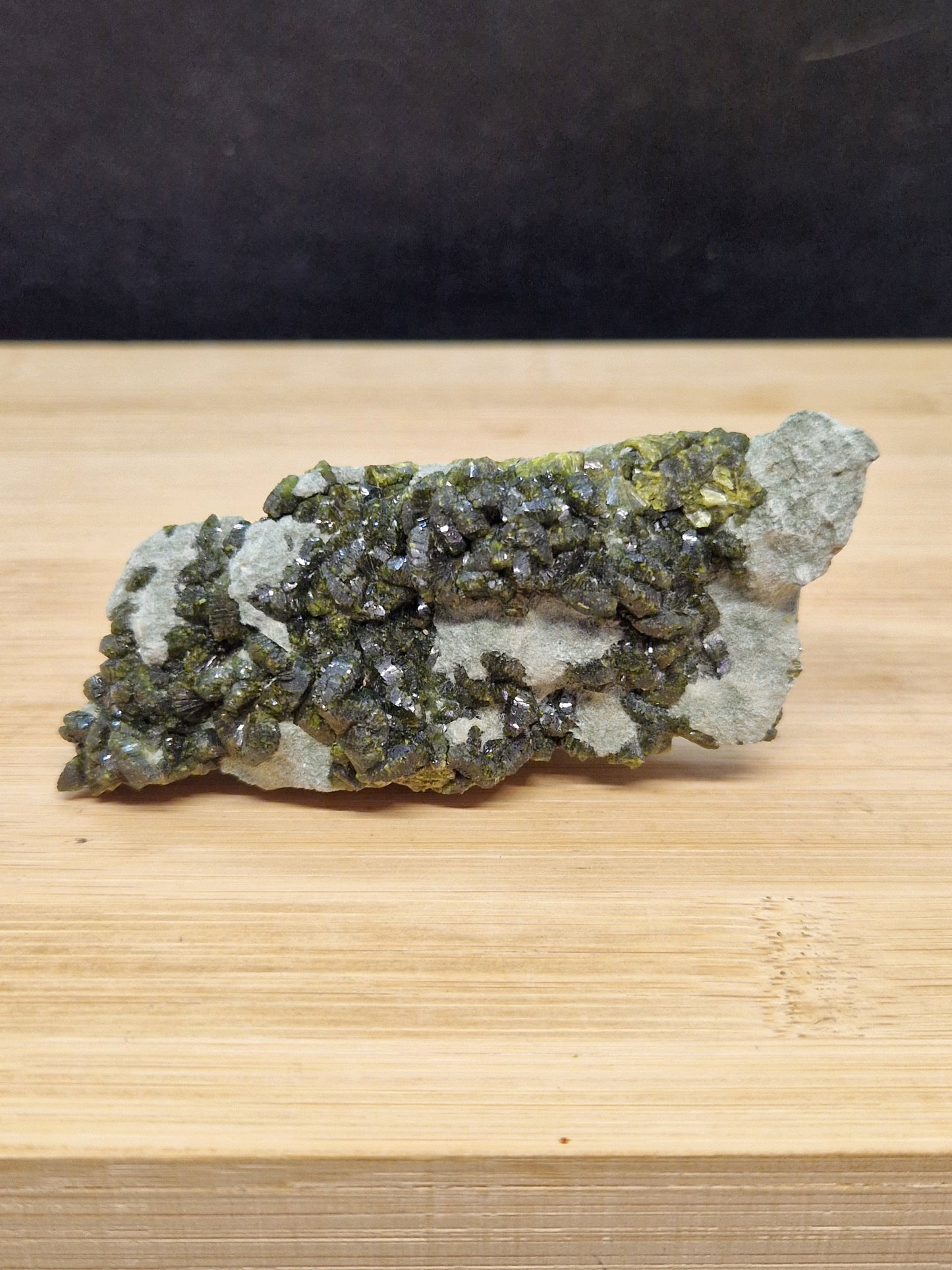 Epidote brute (au choix)