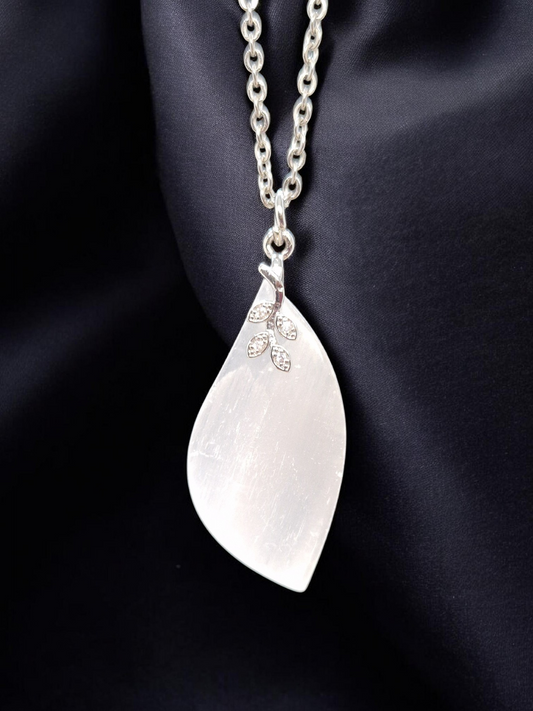 Pendentif Gypse fibreux