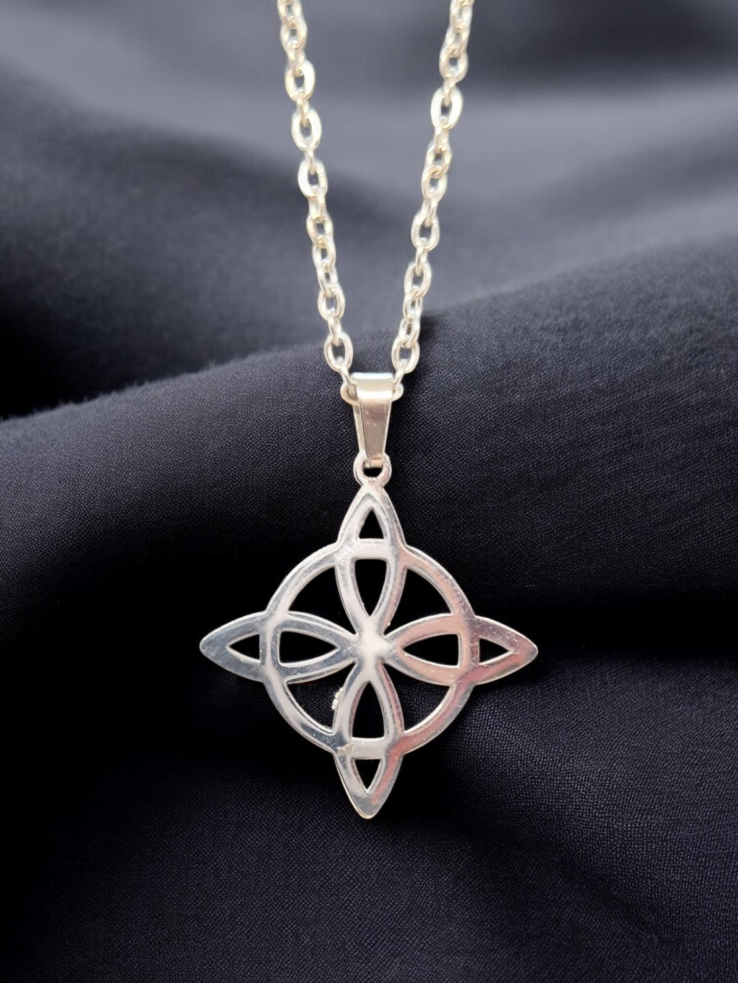 Pendentif Nœud de sorcière