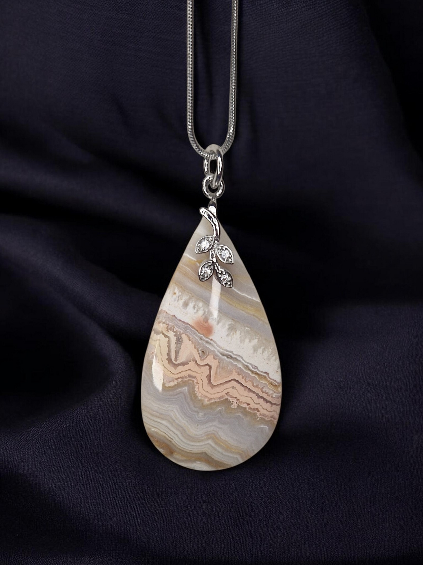 Pendentif Agate dentelle