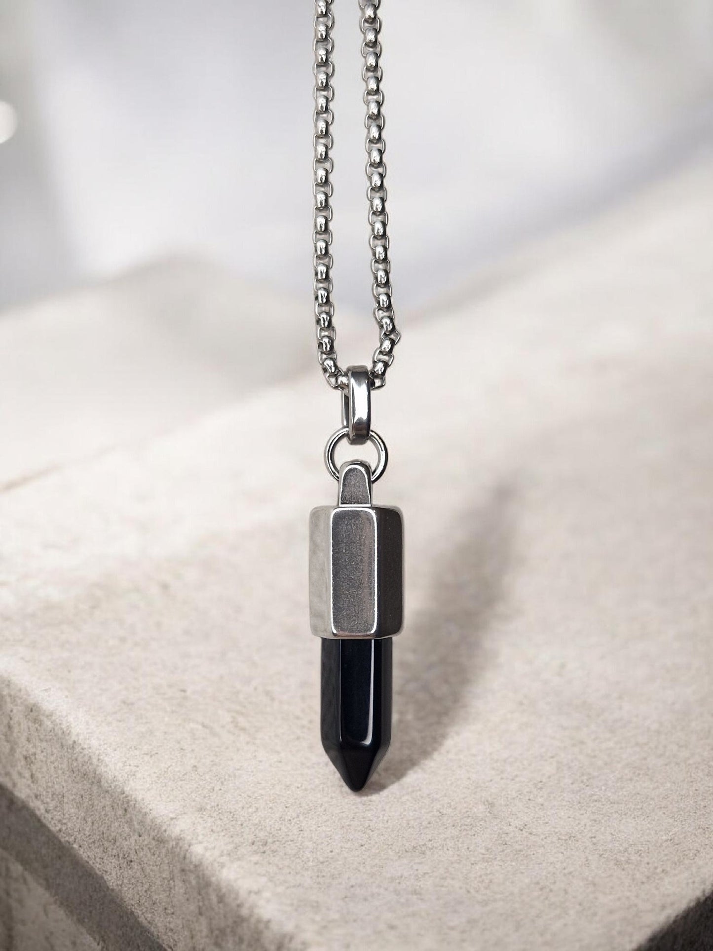 Pendentif onyx sur chaîne