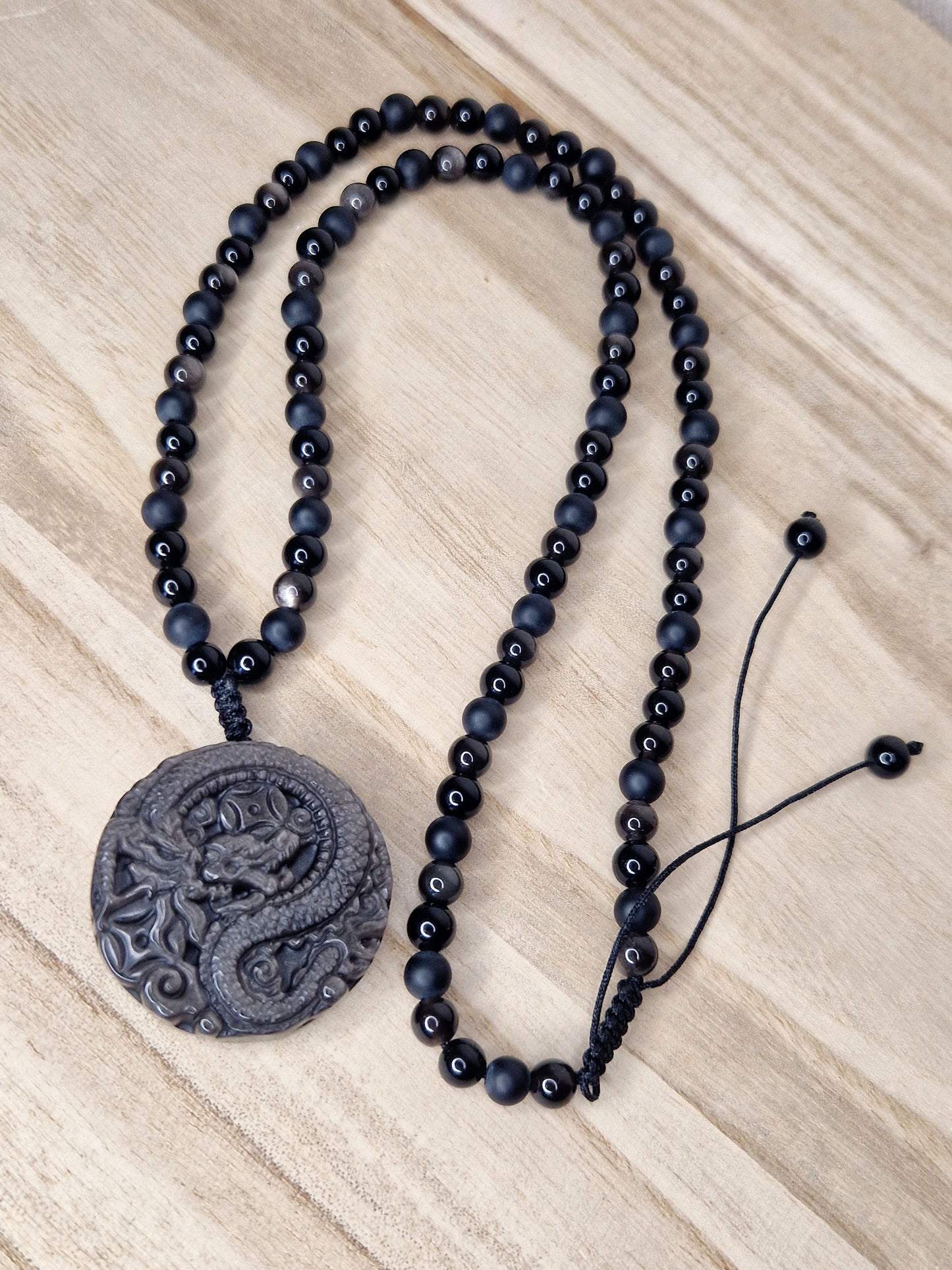 Collier Dragon Obsidienne noire et argentée et Onyx 6mm