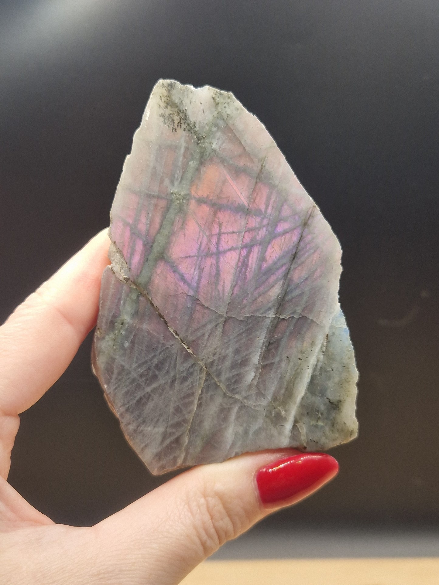 Labradorite violette semi polie