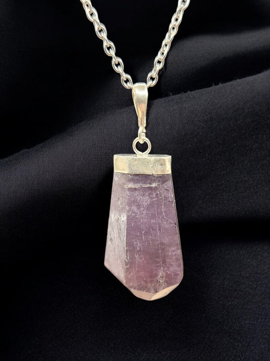 Pendentif pointe Anhydrite violette