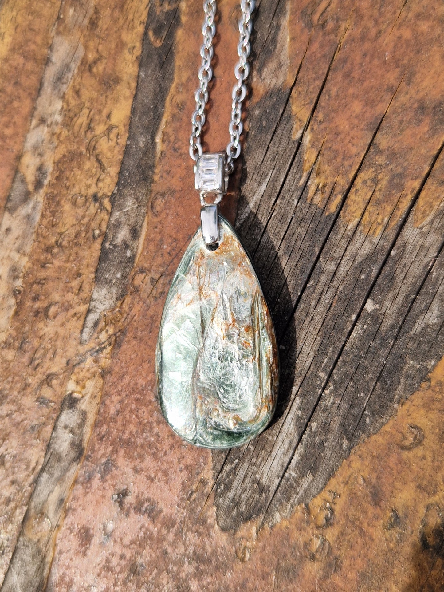 Pendentif mica vert