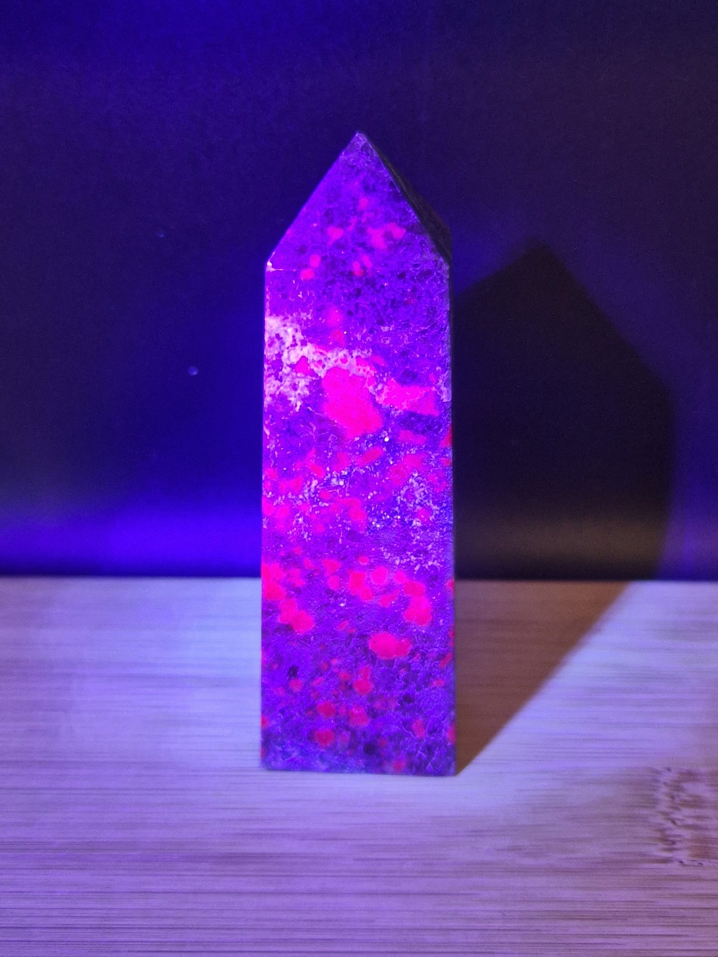 Obelisque rubis Cyanite