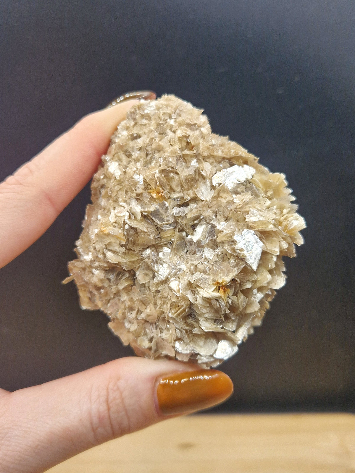Mica jaune brut