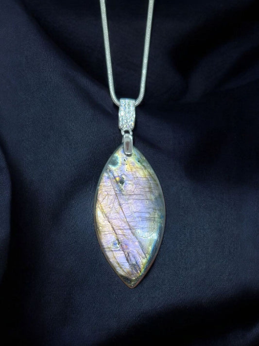 Pendentif Labradorite violette