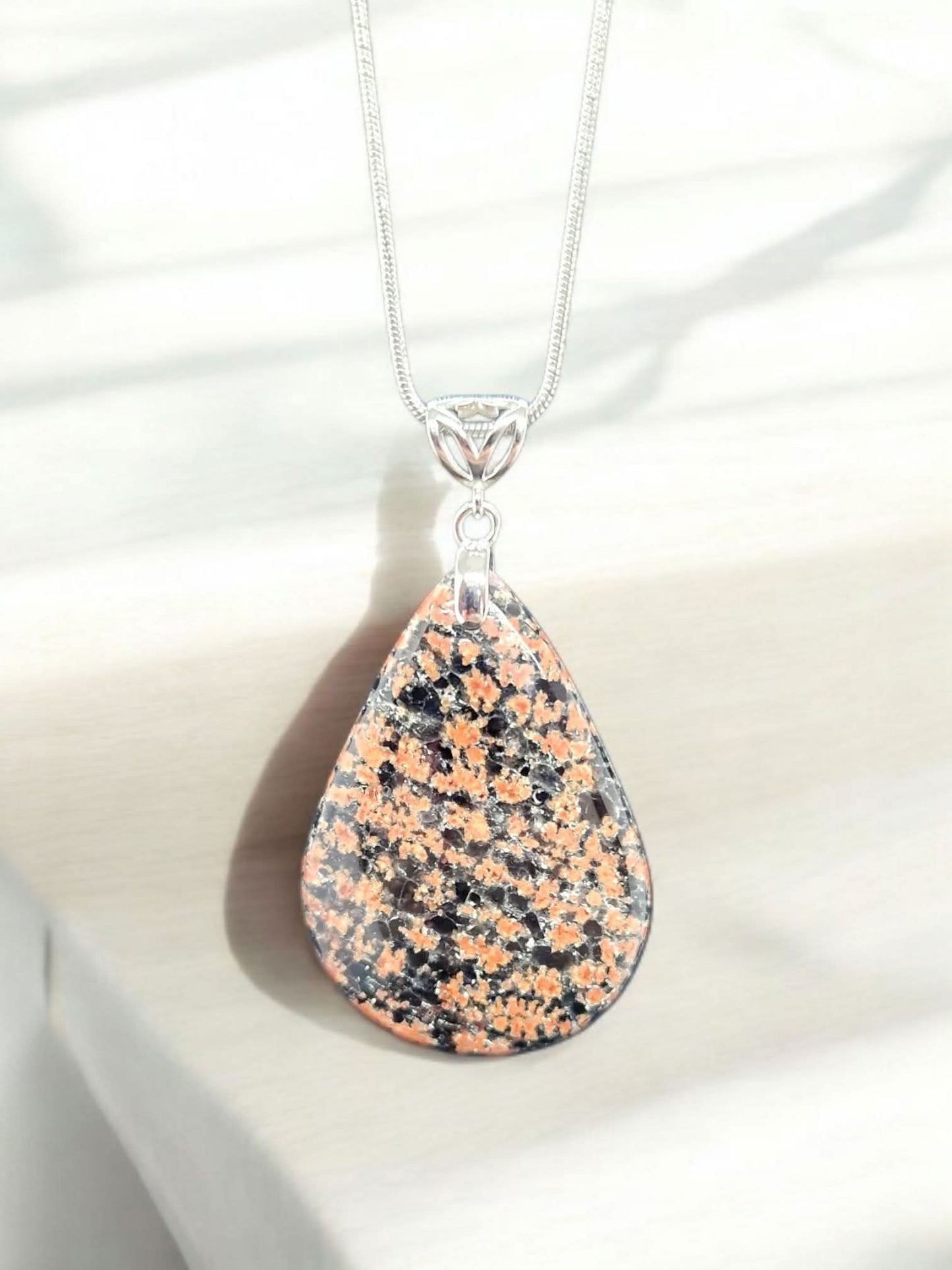 Pendentif Obsidienne fleurie